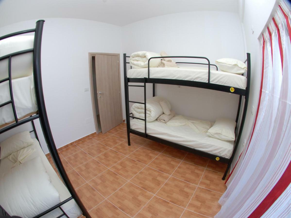 Wallaby Hostel ساراندا المظهر الخارجي الصورة