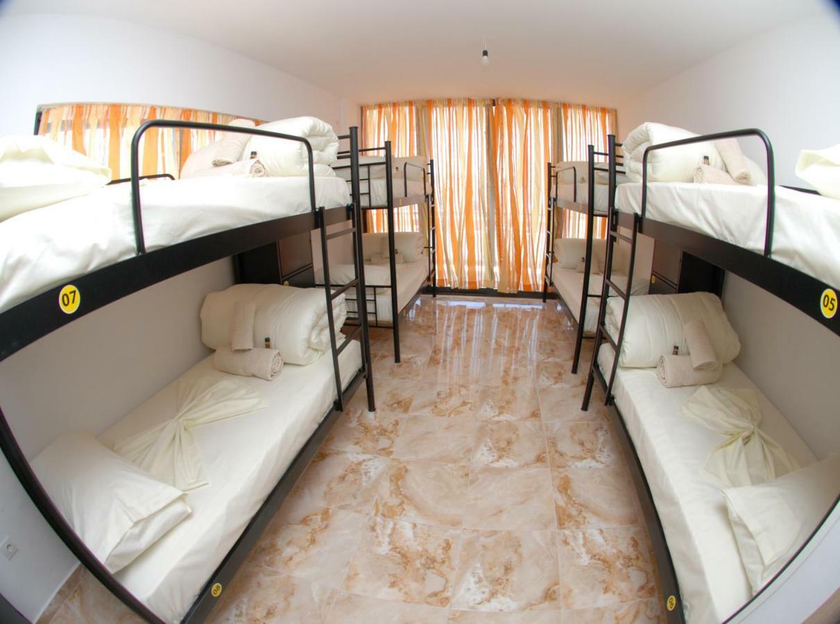 Wallaby Hostel ساراندا المظهر الخارجي الصورة