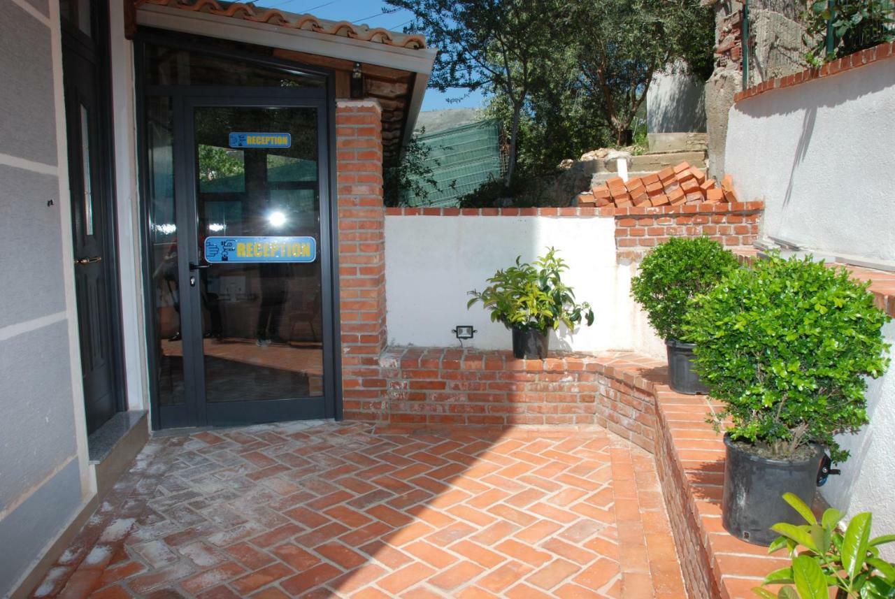 Wallaby Hostel ساراندا المظهر الخارجي الصورة